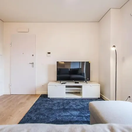 Amazing Liberdade Ground Floor W Ac Elevator דירה ליסבון
